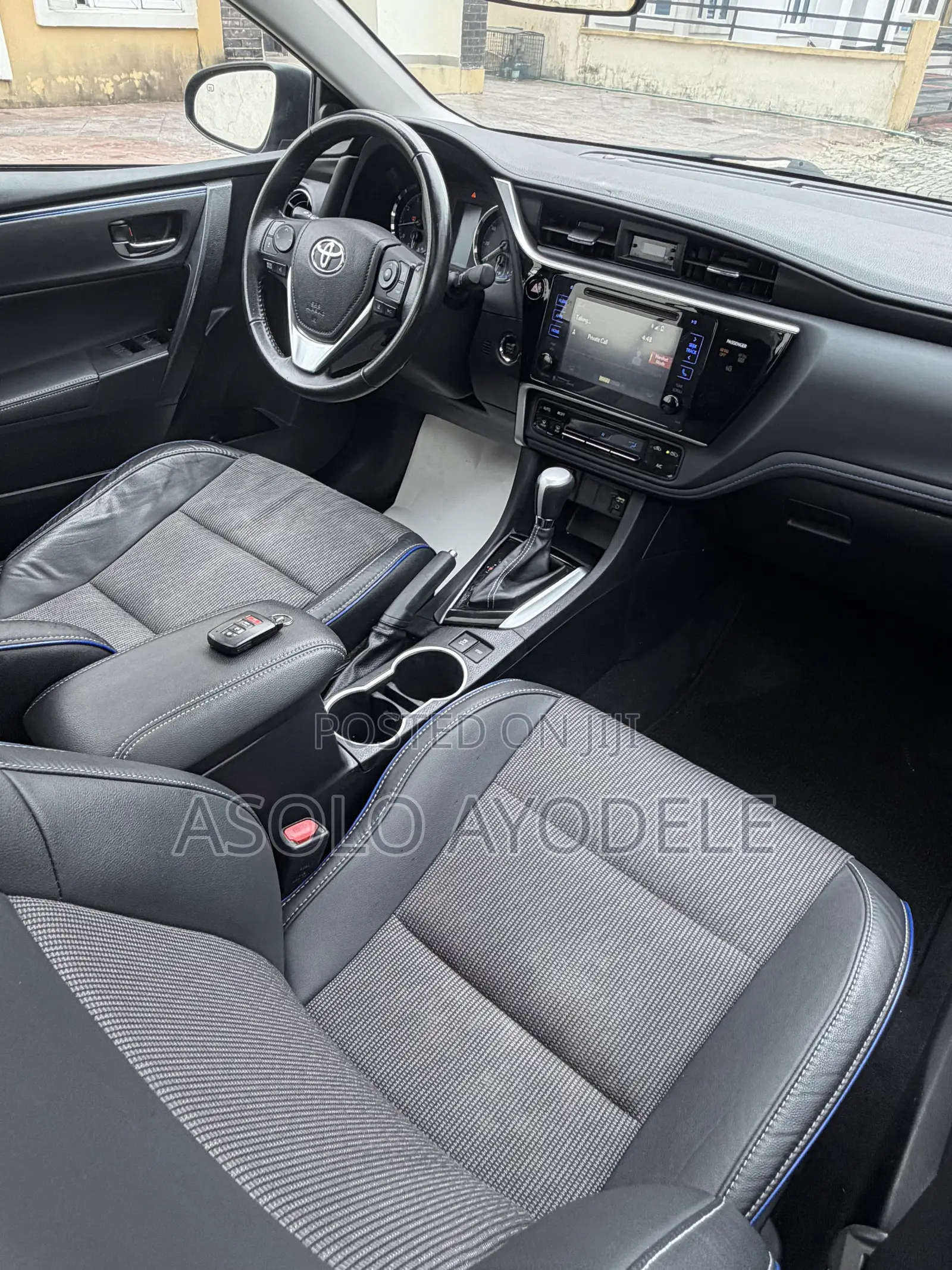 Toyota Corolla SE Special Edition 4dr Sedan (1.8L 4cyl CVT) 2017 Blue
