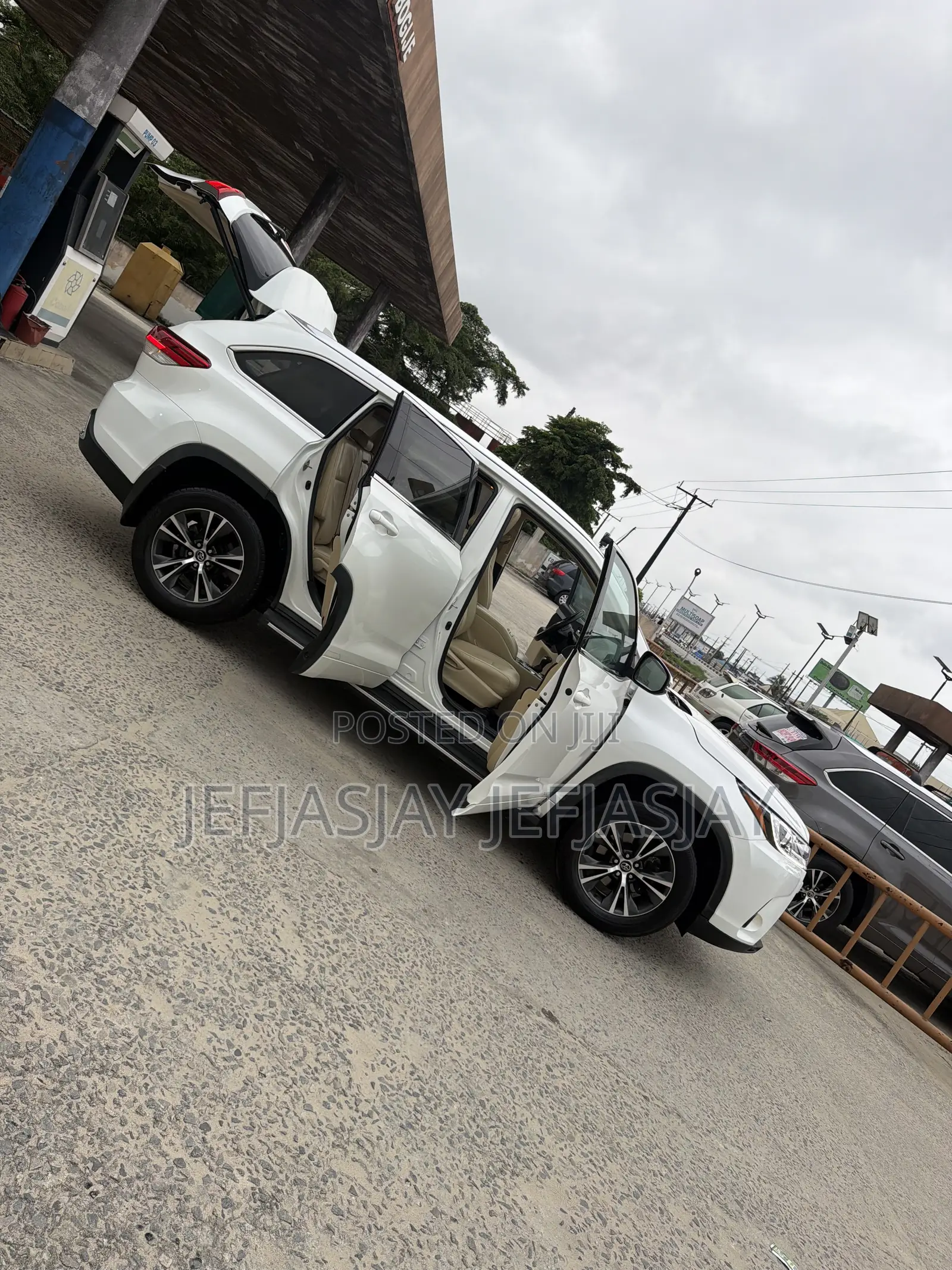 Toyota Highlander XLE V6 4x2 (3.5L 6cyl 6A) 2016 Black