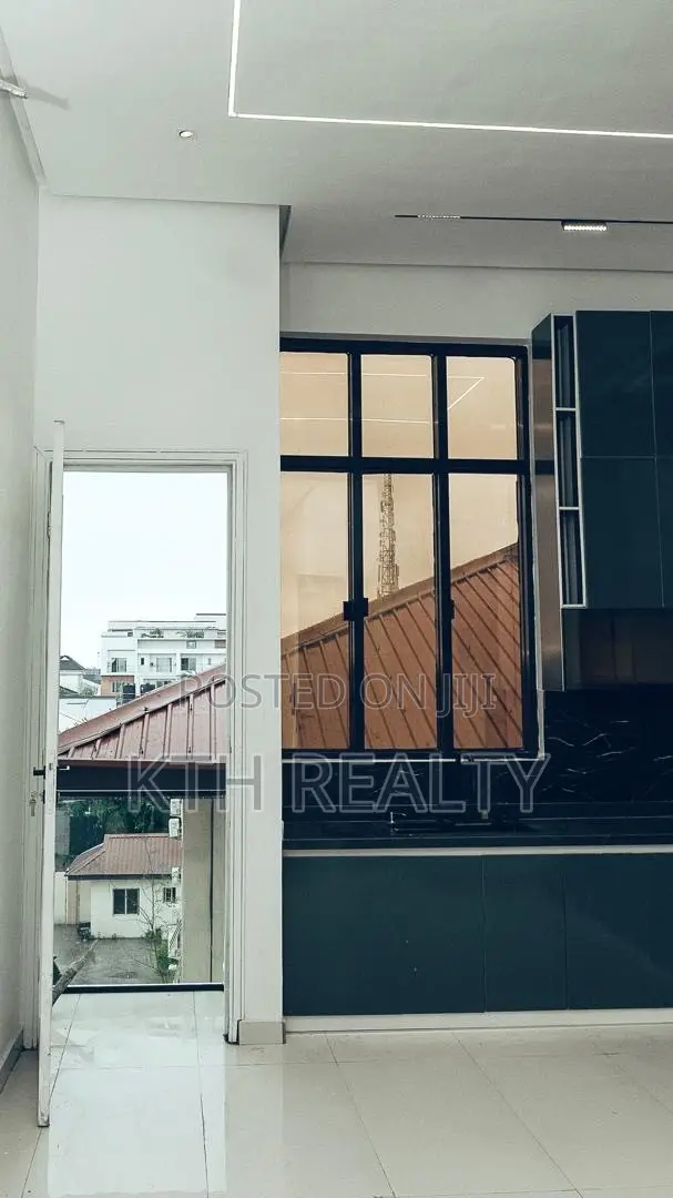 3bdrm Apartment in Lekki for rent