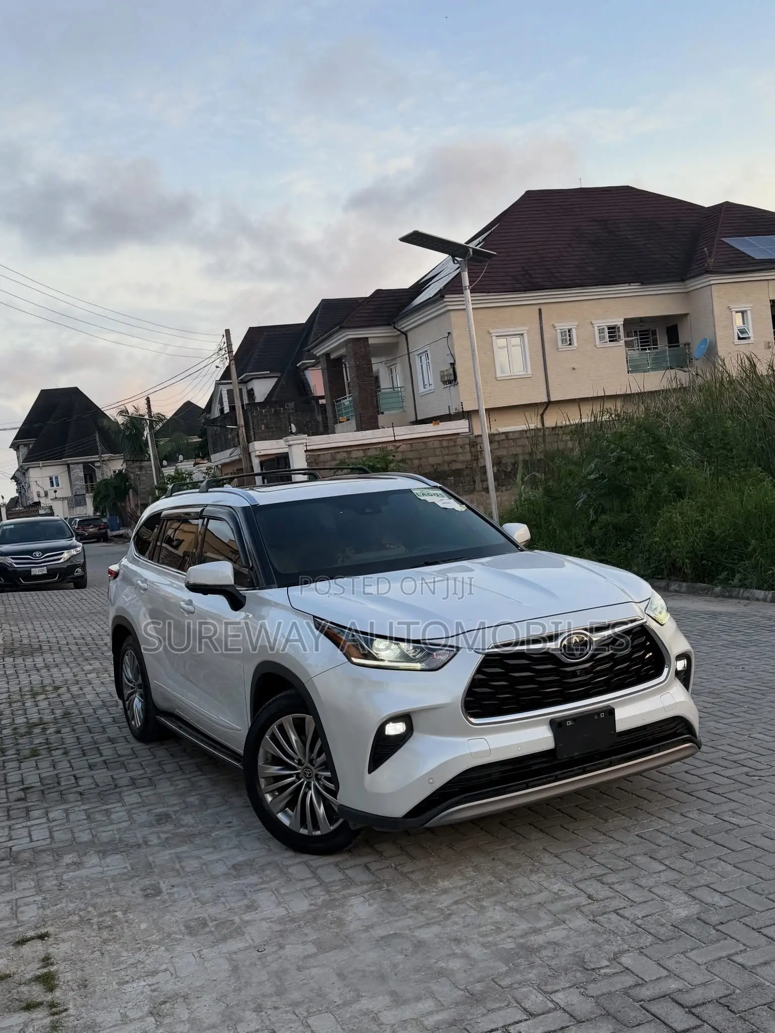 Toyota Highlander Platinum AWD 2023 White