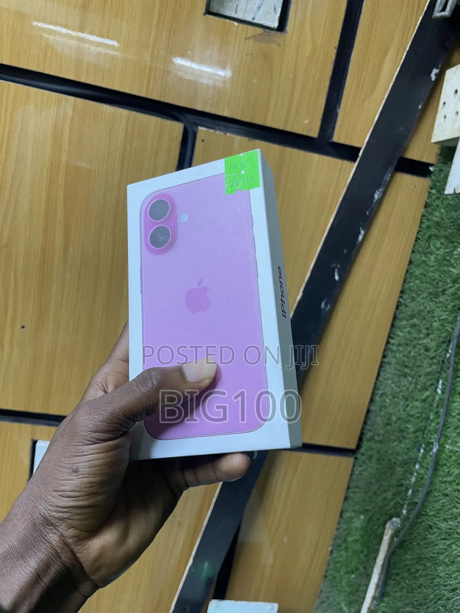 New Apple iPhone 16 128 GB Pink