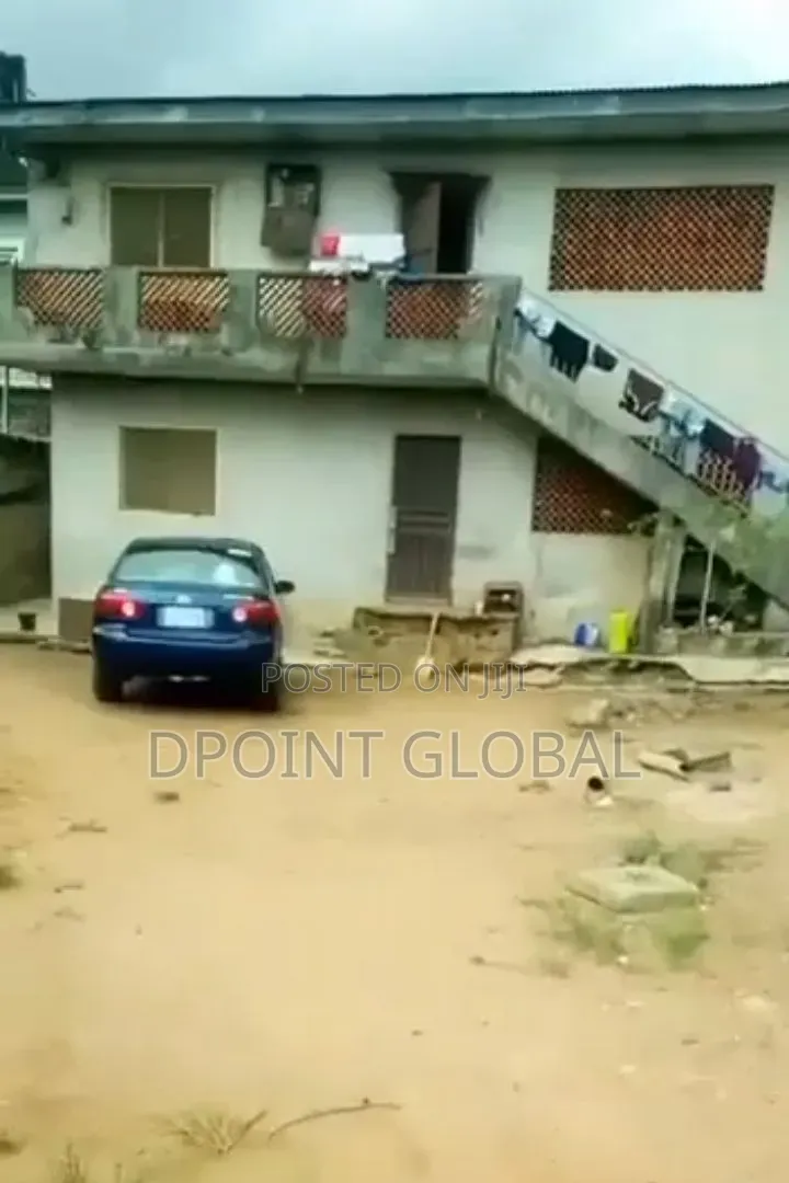 6bdrm Block of Flats in In, Oko-Oba for sale