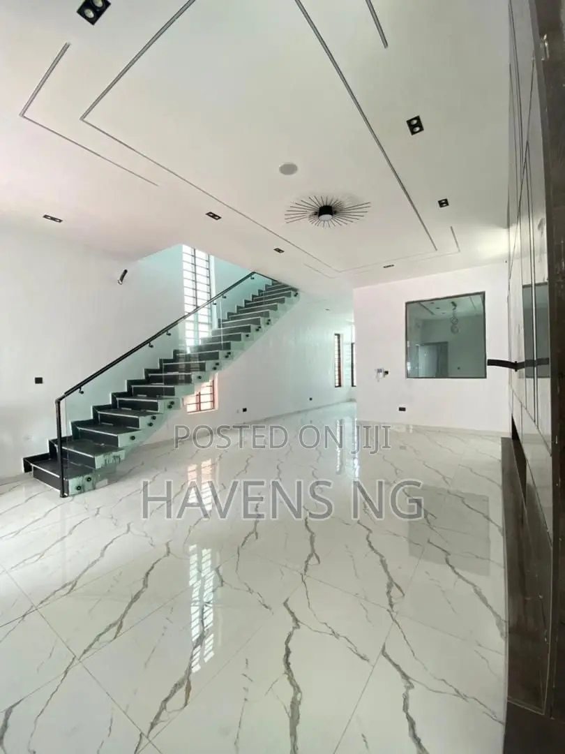5bdrm Duplex in Ikota for sale
