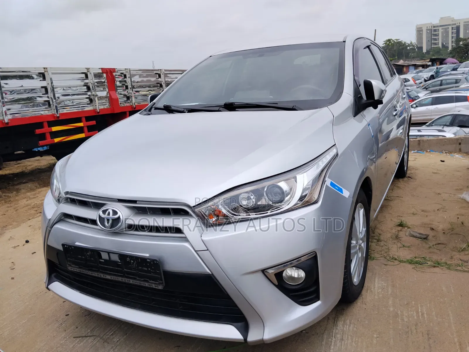 Toyota Yaris L Hatchback 5dr 2016 Silver