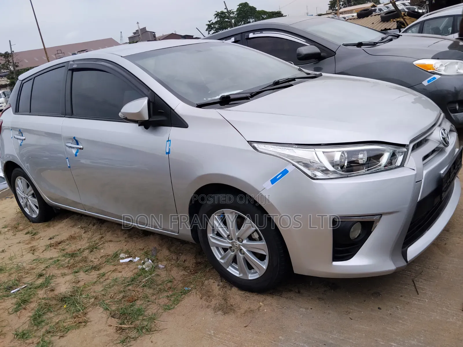 Toyota Yaris L Hatchback 5dr 2016 Silver