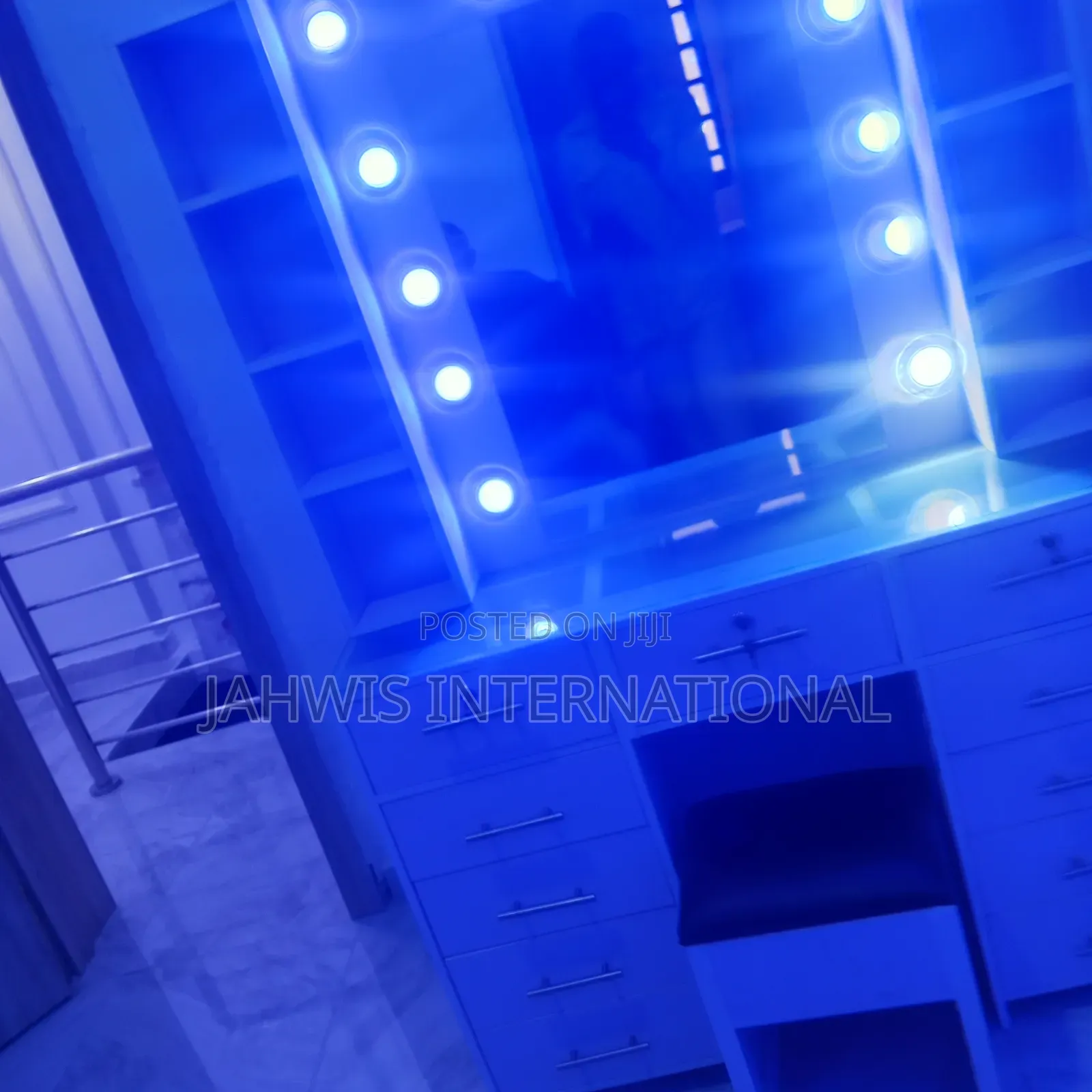 Tastefully Furnished Dressing Mirrors