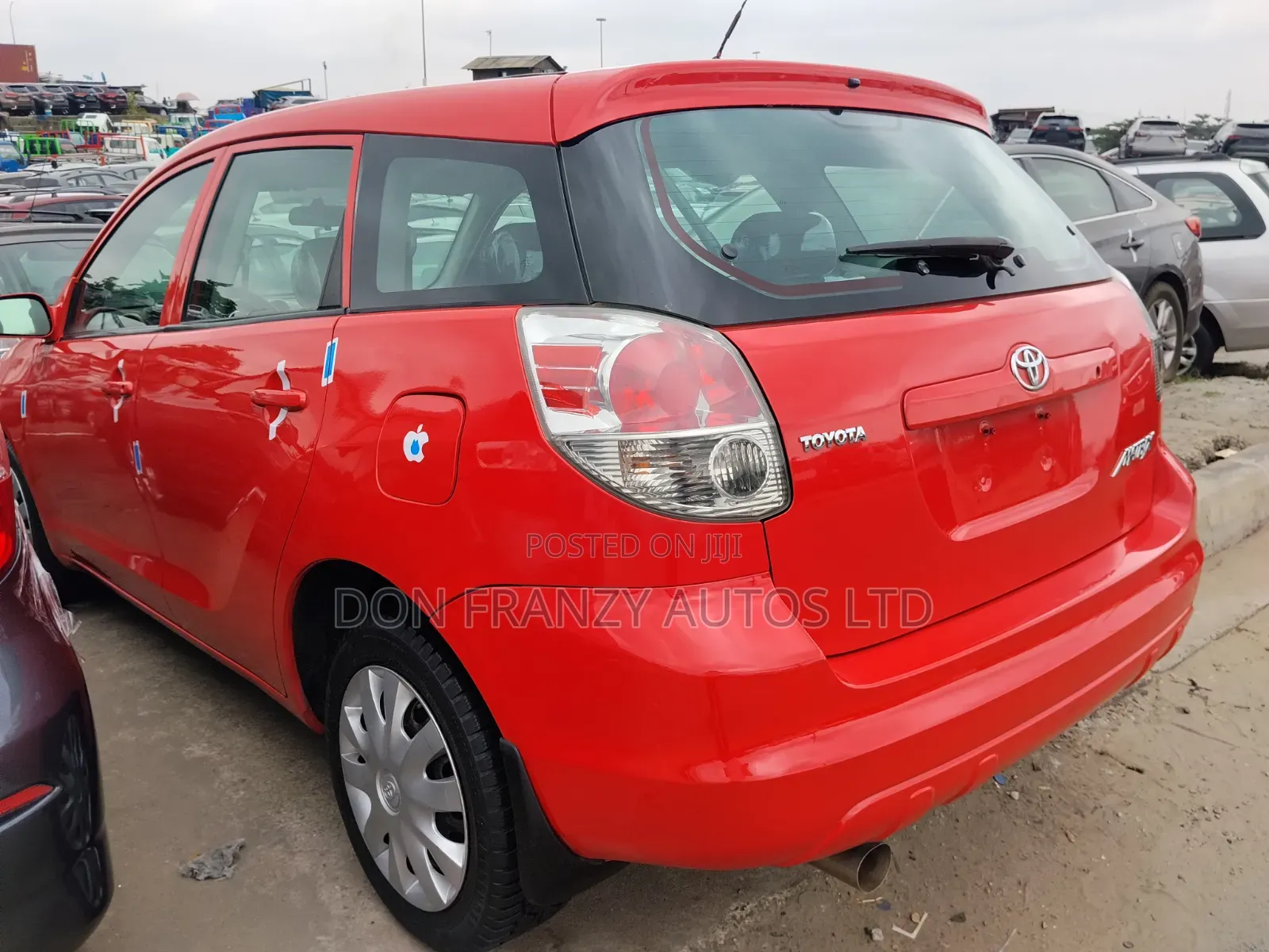 Toyota Matrix Hatchback FWD (1.8L 4cyl 5M) 2007 Red