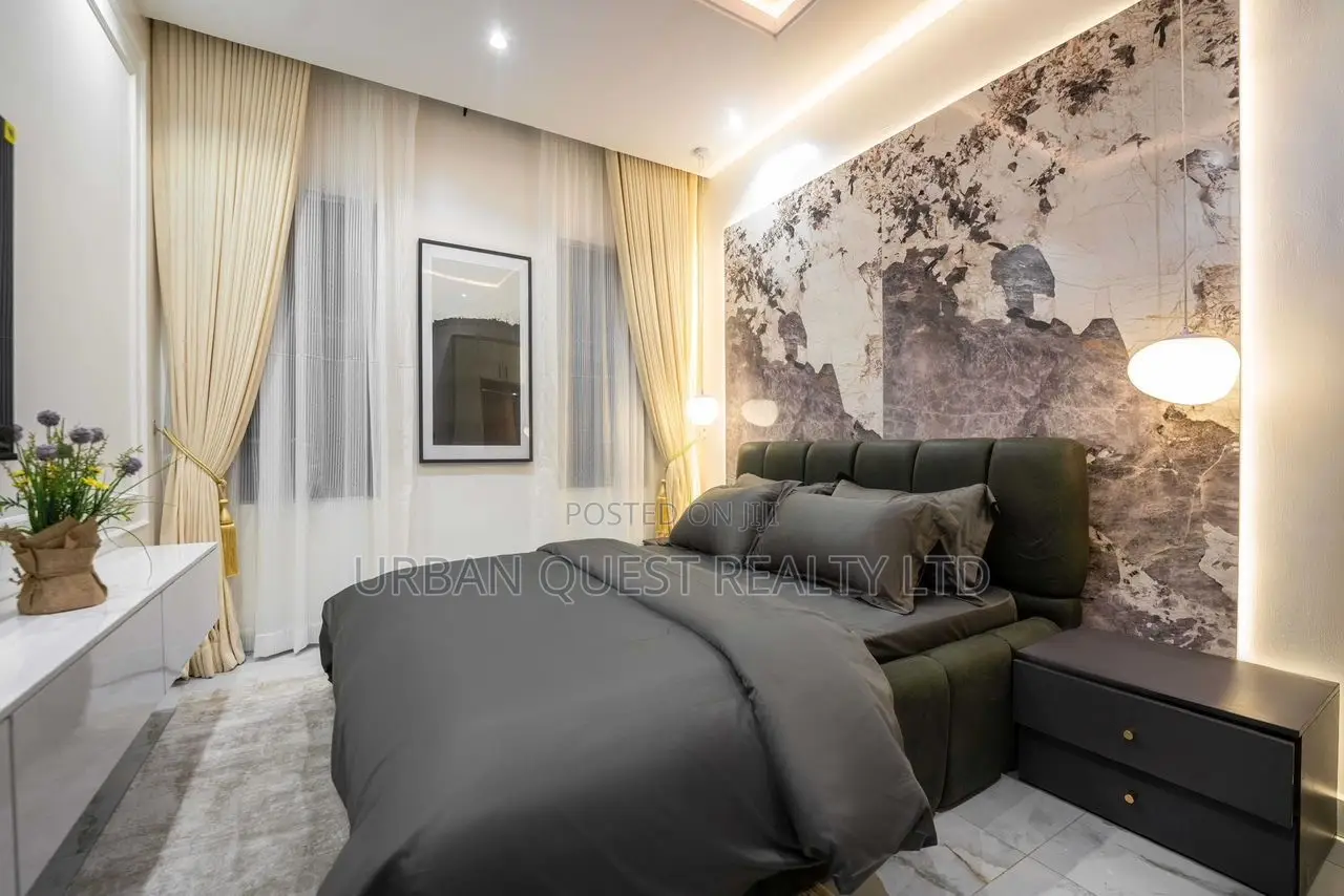 Furnished 1bdrm Apartment in Lekki Phase 1 for sale