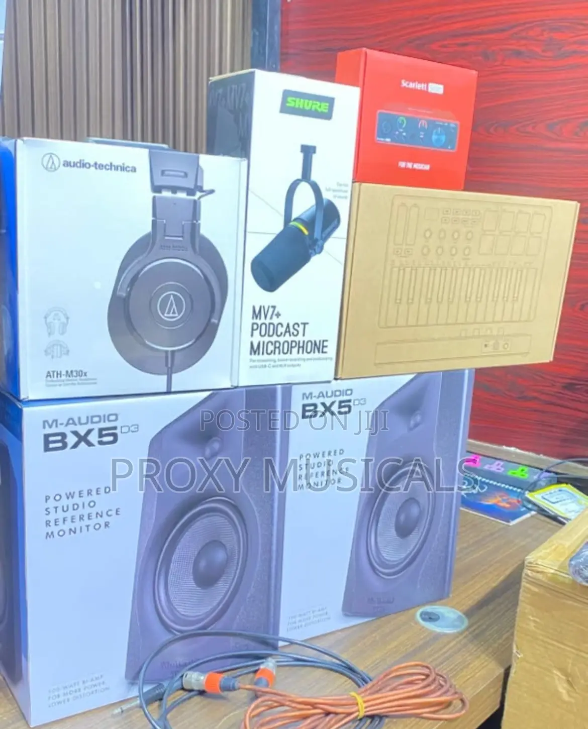 Scarlett 2i2, BX5D3, ATH M30X Headphone, Shure MV7+ Mic, Mvave Midi