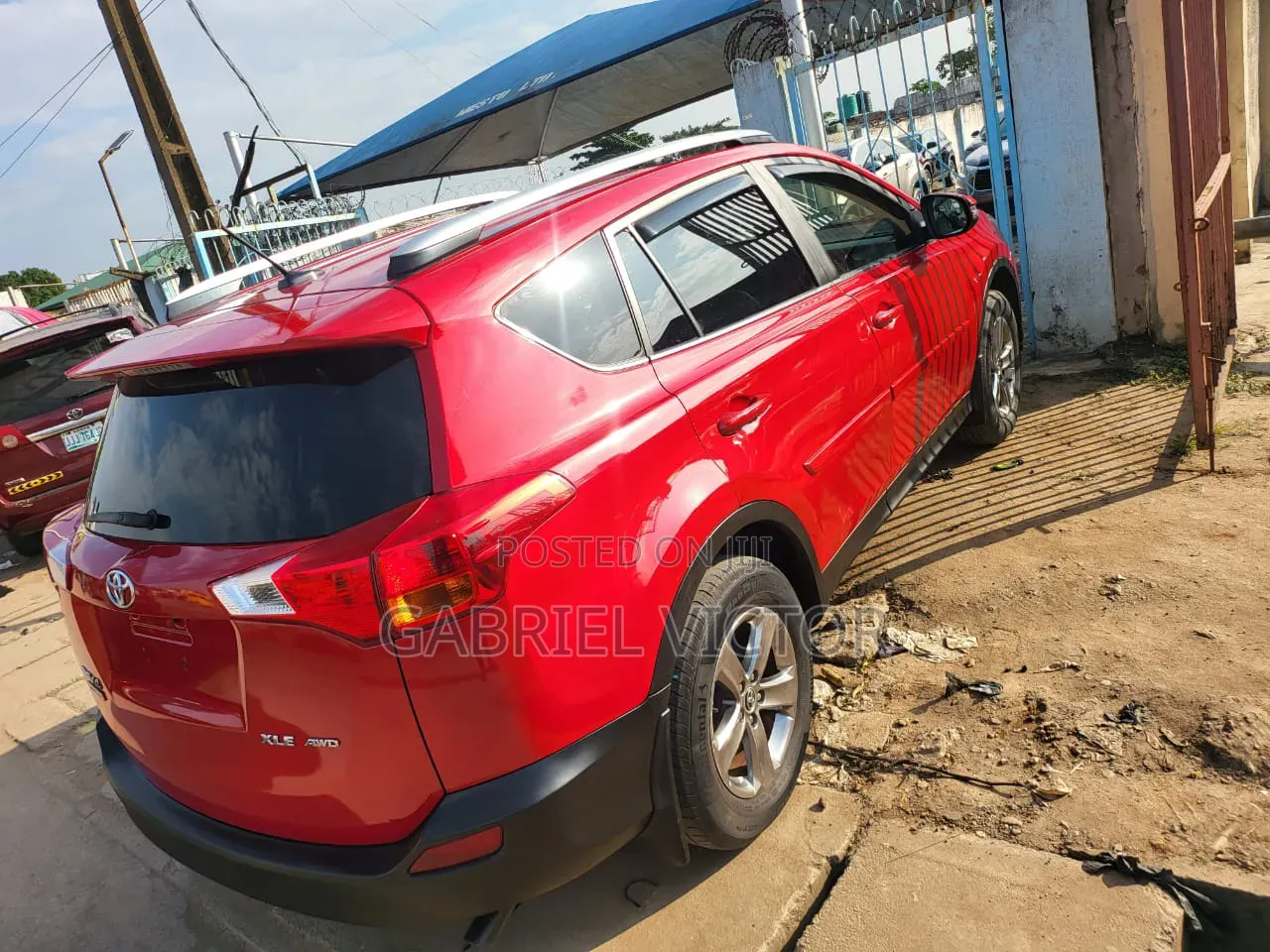 Toyota RAV4 XLE 4dr SUV (2.5L 4cyl 6A) 2015 Red