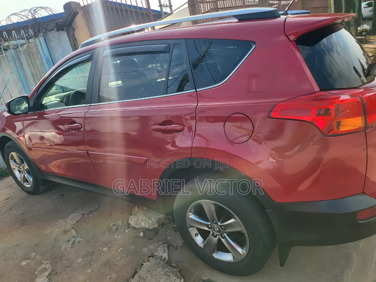 Toyota RAV4 XLE 4dr SUV (2.5L 4cyl 6A) 2015 Red