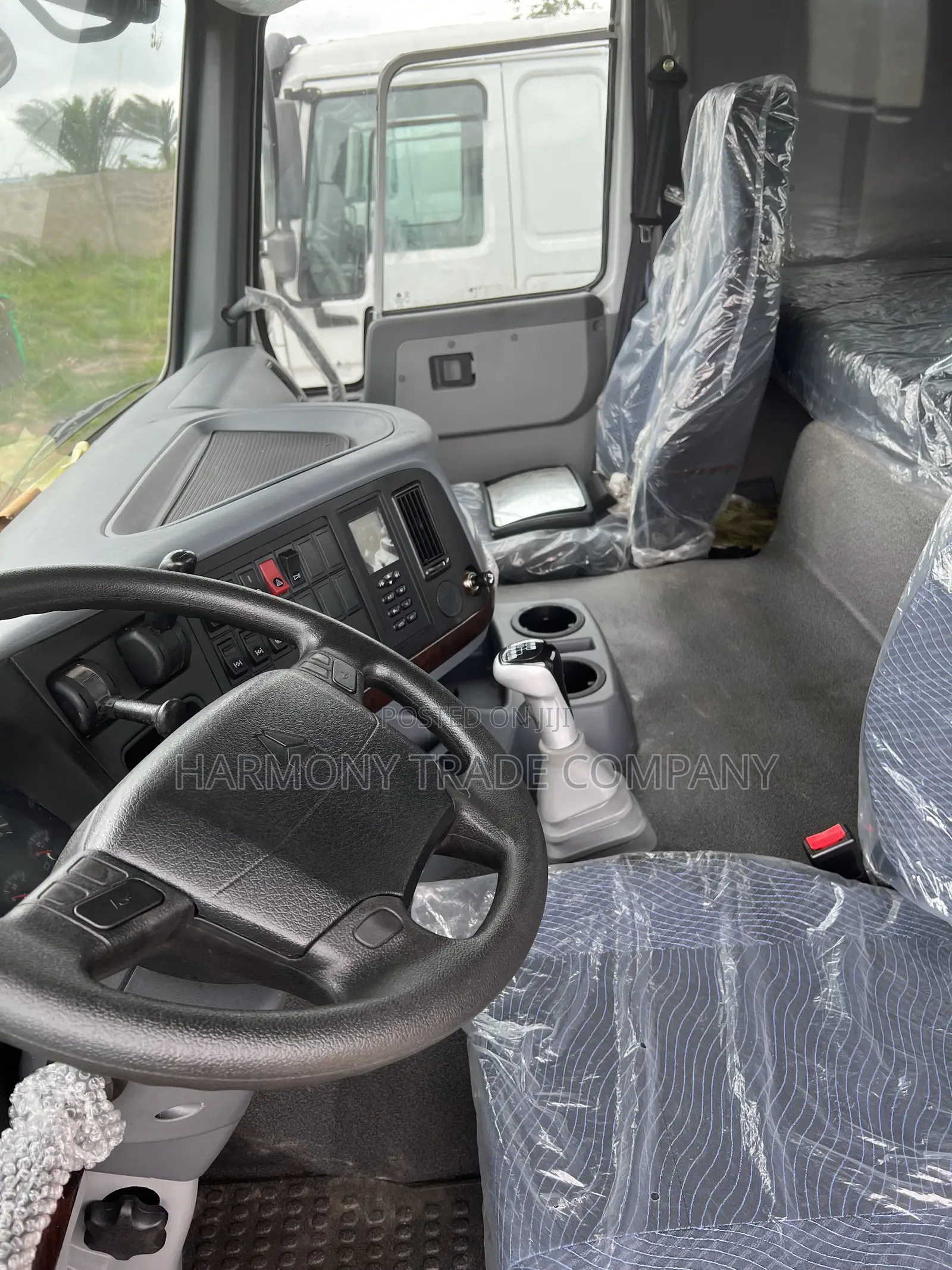 Heavy-Duty Sinotruk HOWO 6x4 Tractor Head Refurbished for Sale