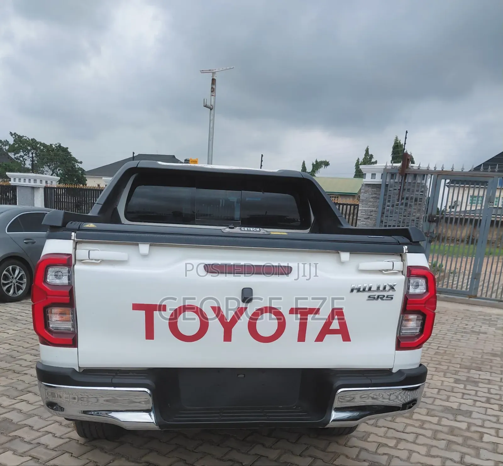 Toyota Hilux 2020 White