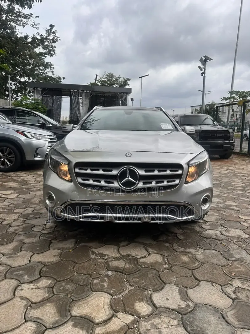 Mercedes-Benz GLA 250 2017 Gray