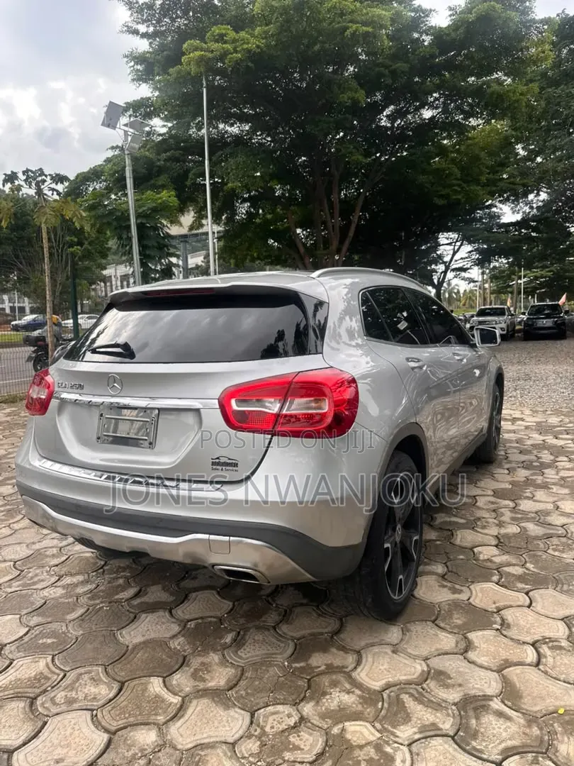 Mercedes-Benz GLA 250 2017 Gray
