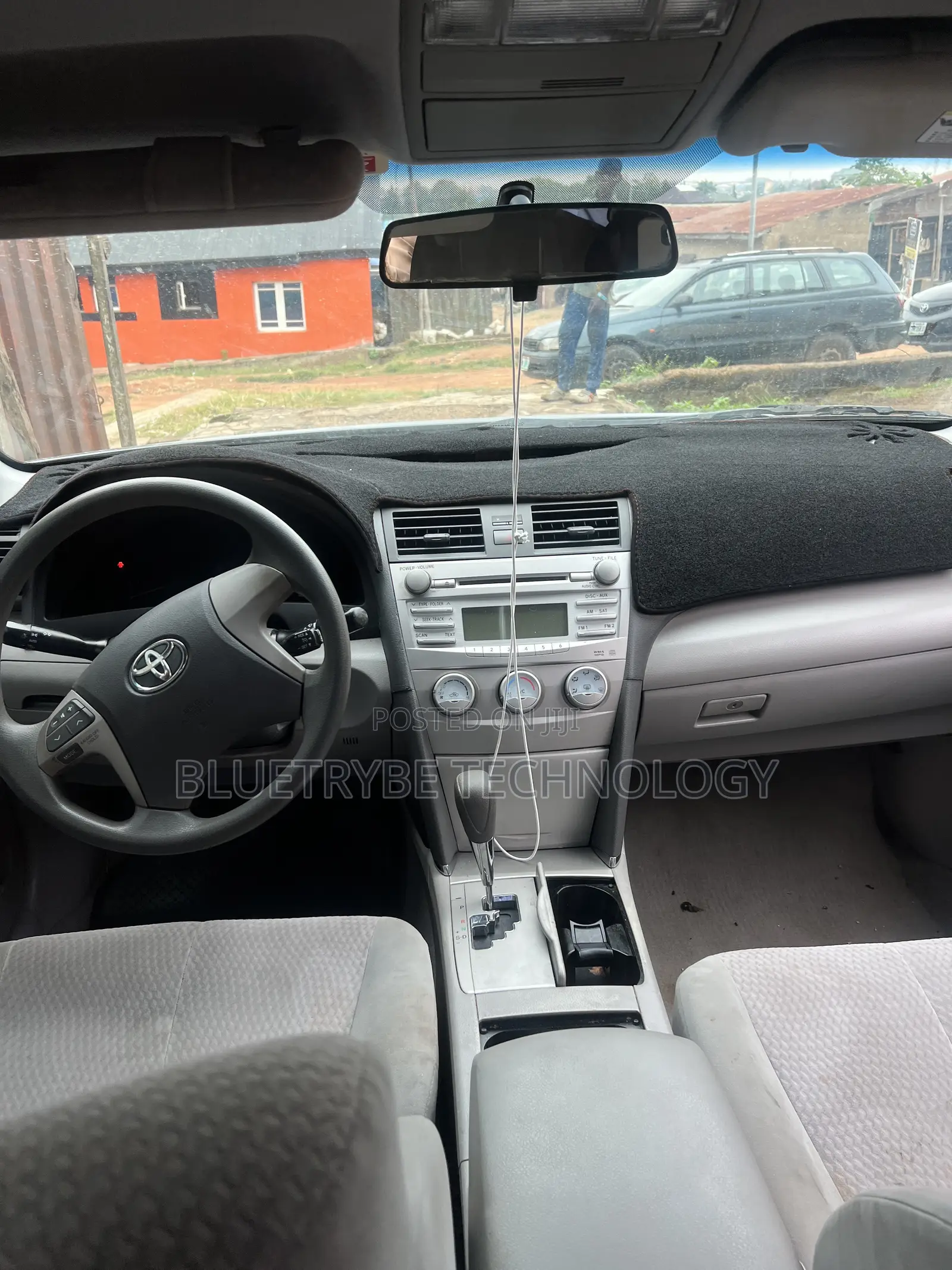 Toyota Camry LE 4dr Sedan (2.5L 4cyl 6A) 2011 Gray