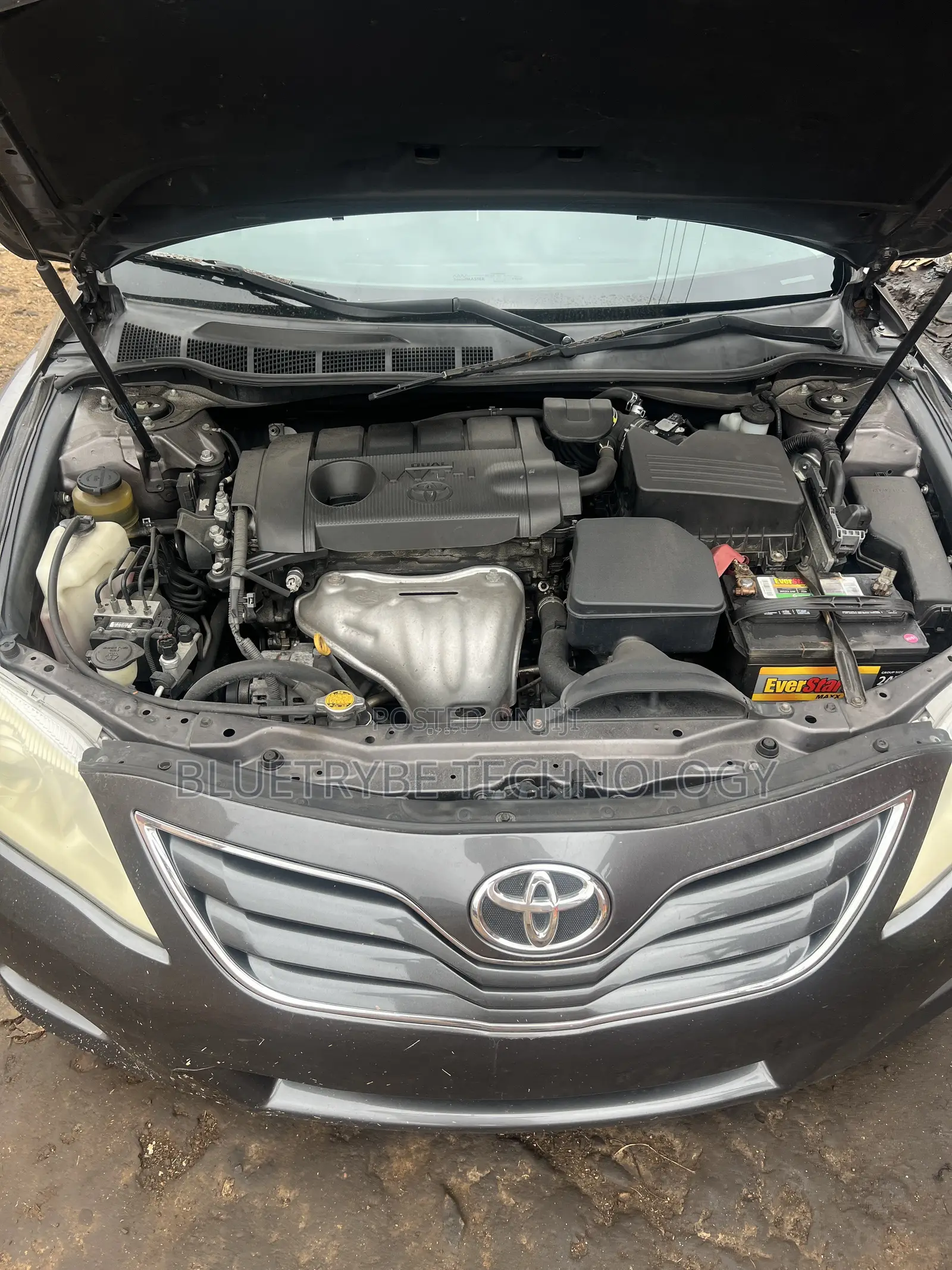 Toyota Camry LE 4dr Sedan (2.5L 4cyl 6A) 2011 Gray