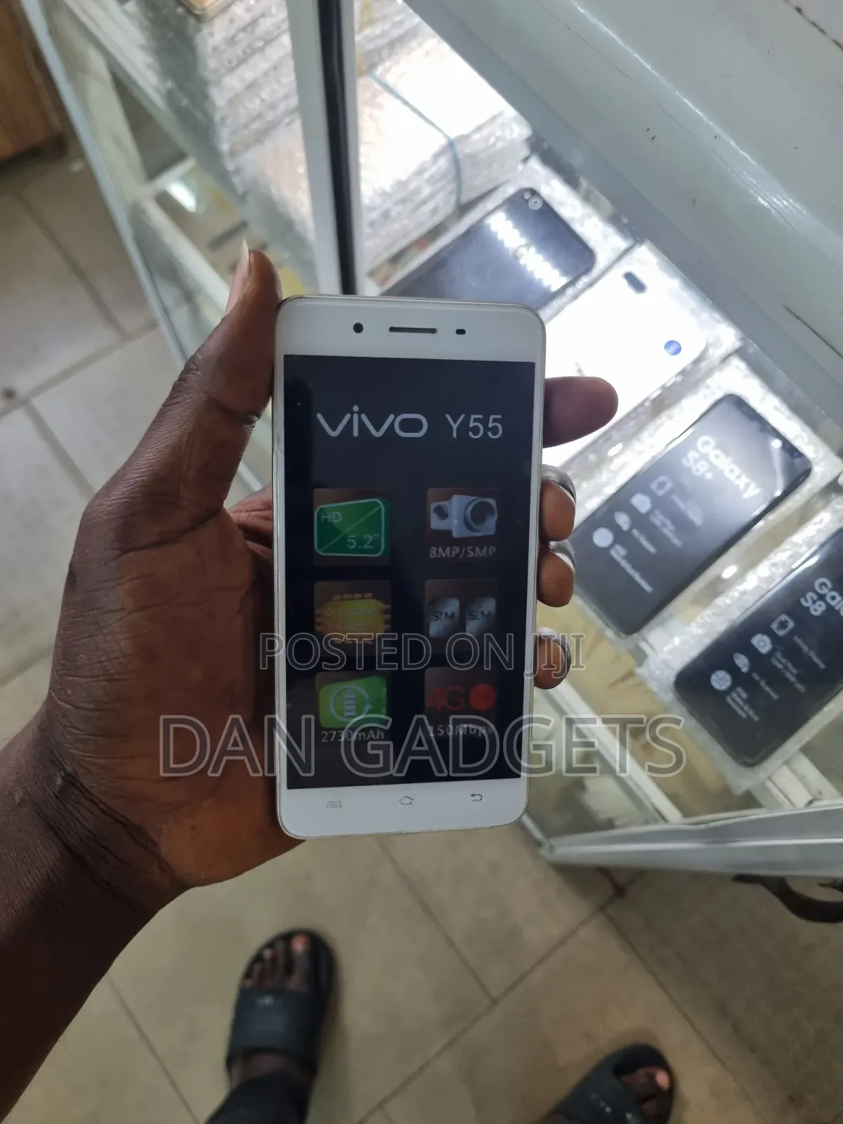 Vivo Y55s 16 GB