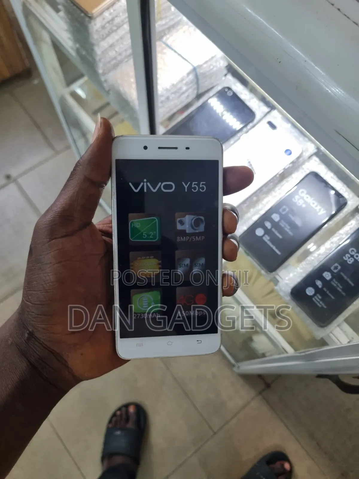 Vivo Y55s 16 GB