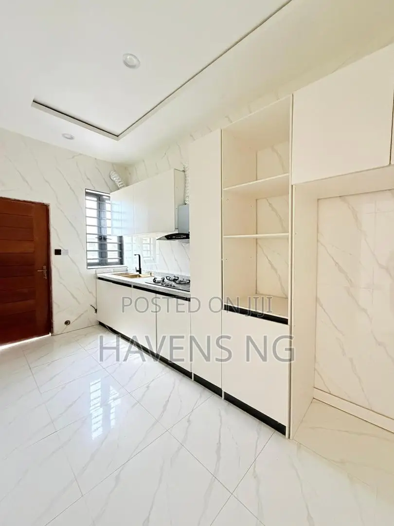 4bdrm Townhouse/Terrace in Abraham Adesanya Estate for sale
