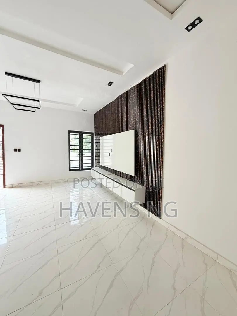 4bdrm Townhouse/Terrace in Abraham Adesanya Estate for sale