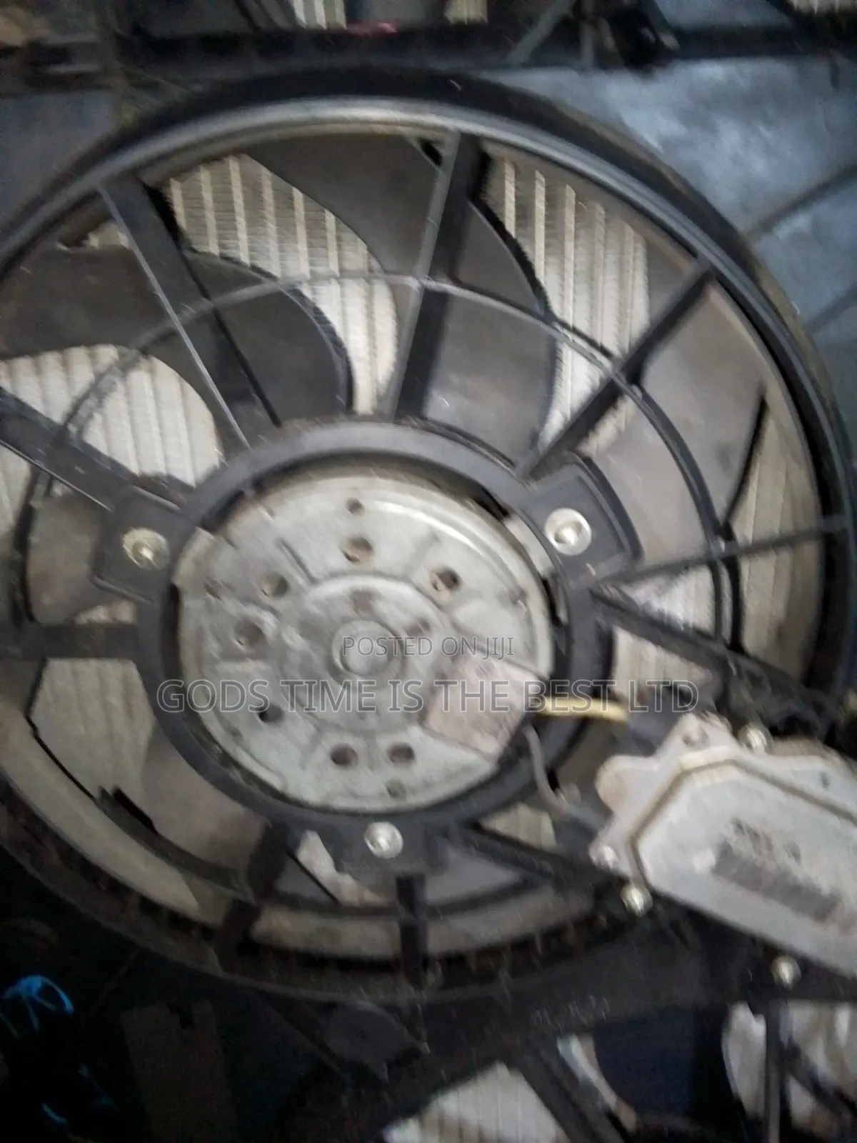 Radiator and Fan for Touareg.
Original Quality Car Part.
Original 100%