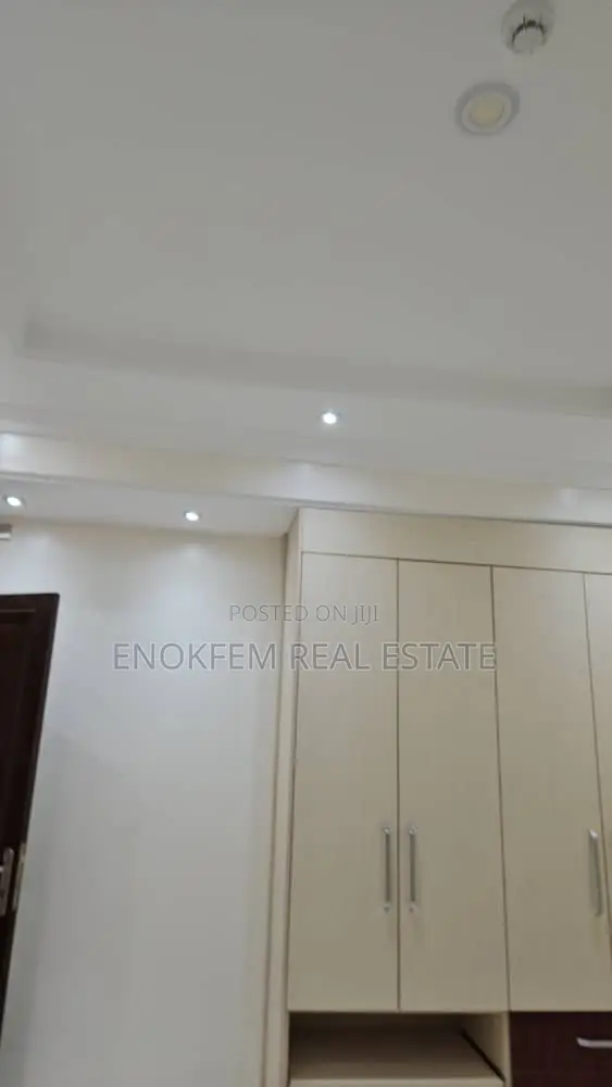 5bdrm House in Lagos State for rent
