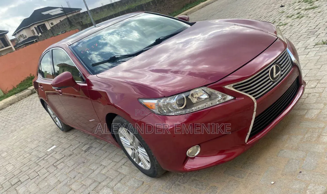 Lexus ES 2015 Red