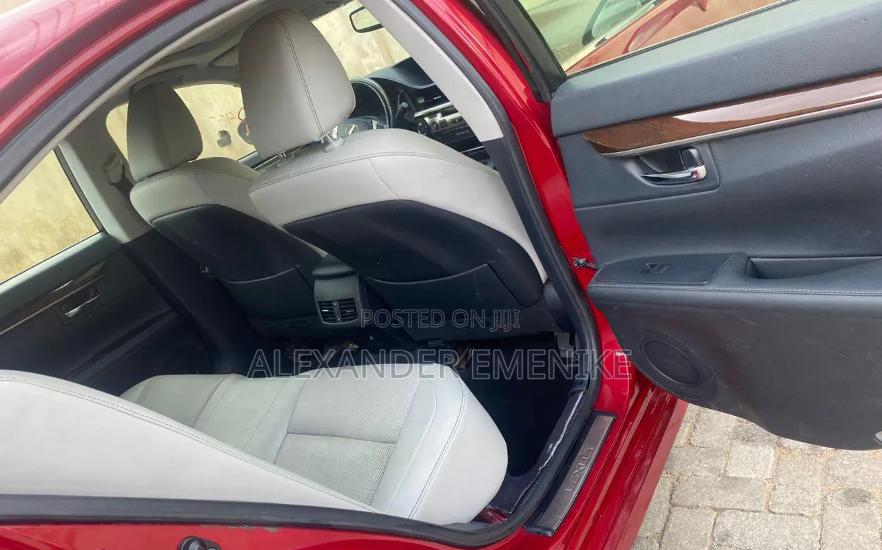 Lexus ES 2015 Red