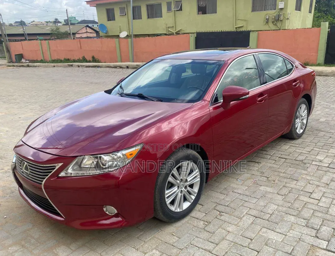 Lexus ES 2015 Red