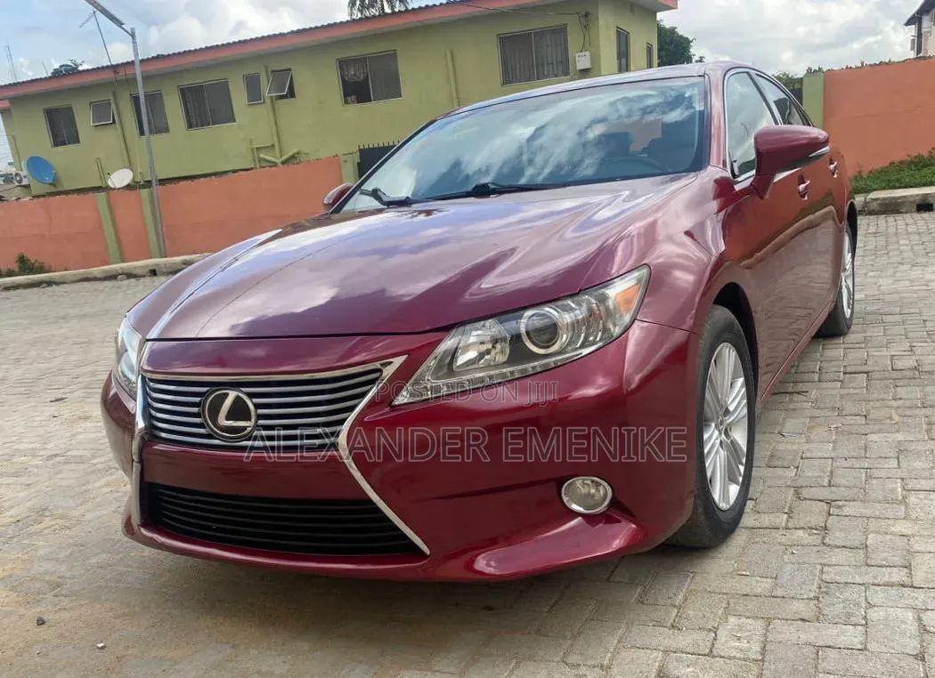 Lexus ES 2015 Red