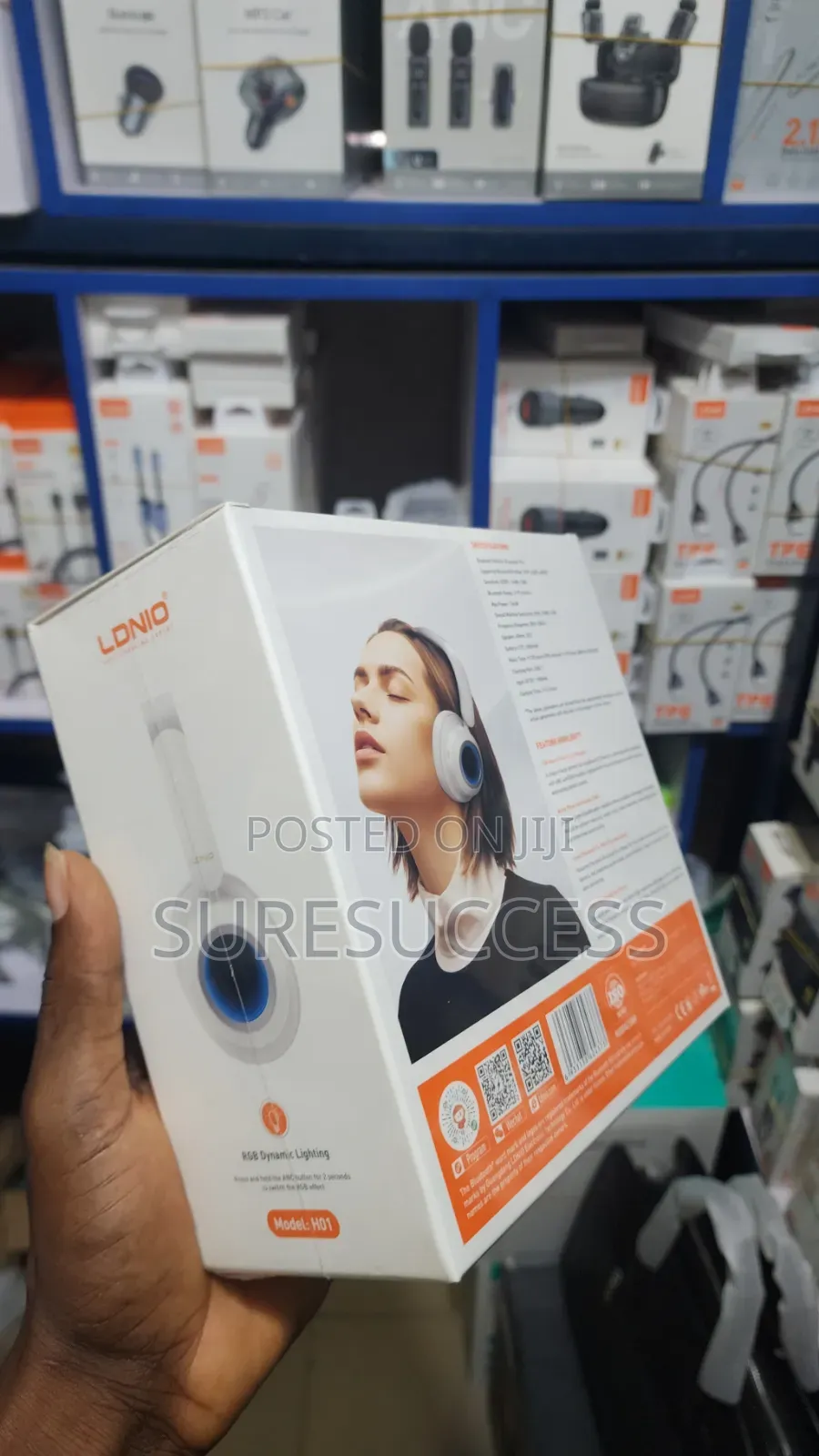 AActive Noise Cancellation Headphone