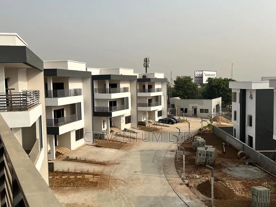 5bdrm Duplex in Kado for sale
