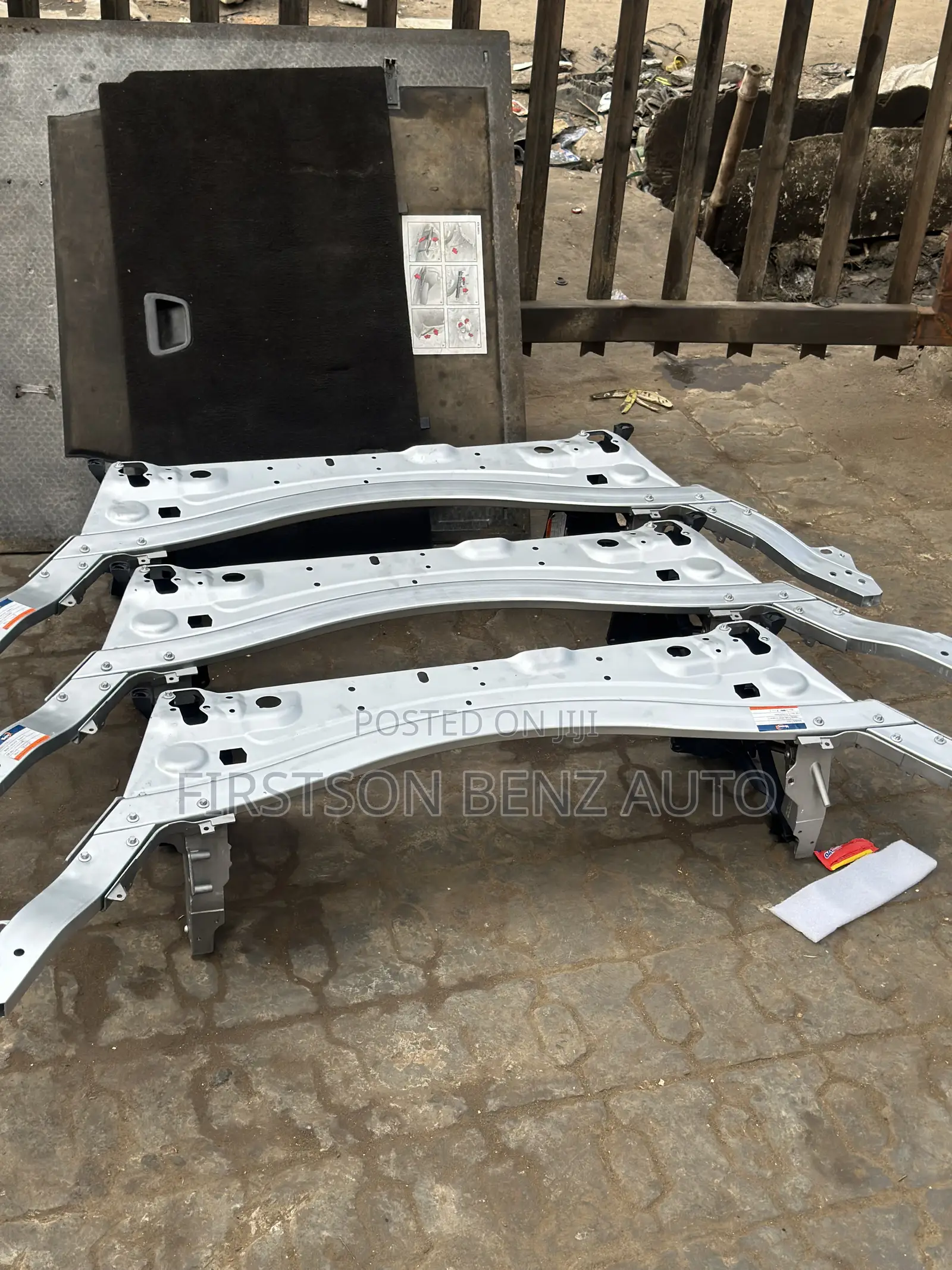 Mercedes Benz Glc300 Front Body Cut