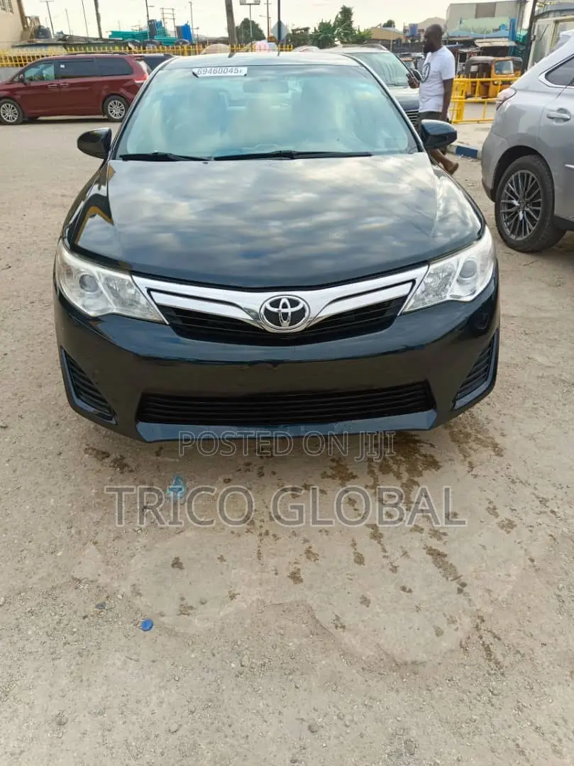 Toyota Camry LE 4dr Sedan (2.5L 4cyl 6A) 2014 Black