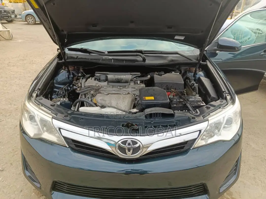 Toyota Camry LE 4dr Sedan (2.5L 4cyl 6A) 2014 Black