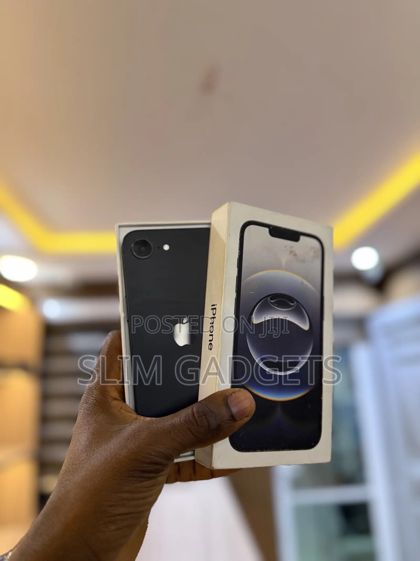 Apple iPhone 16e 128 GB Black