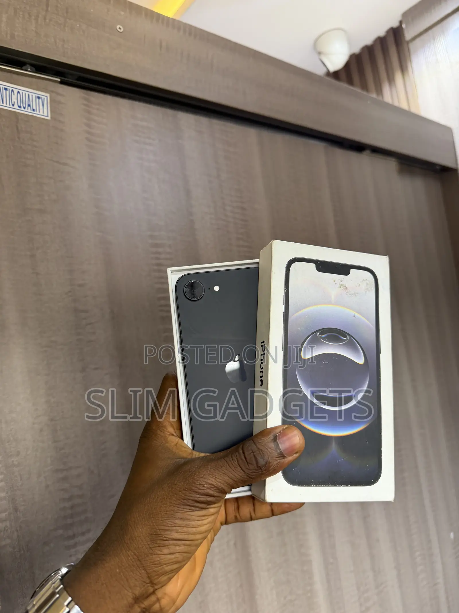 Apple iPhone 16e 128 GB Black