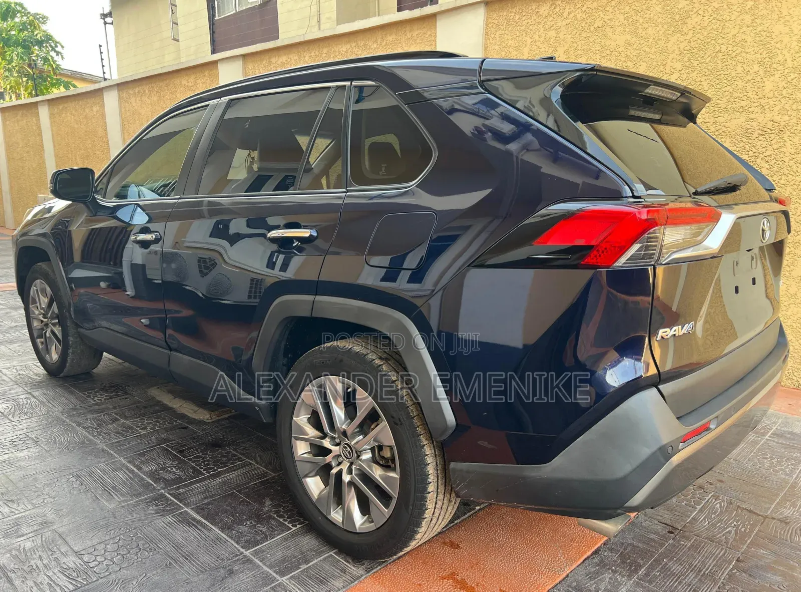 Toyota RAV4 2019 Blue