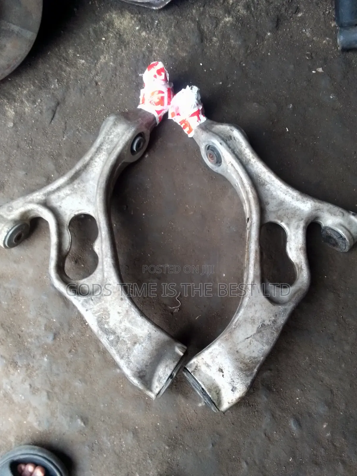 Low Arms for Audi Q7 . Available in Bulk. Original 100%