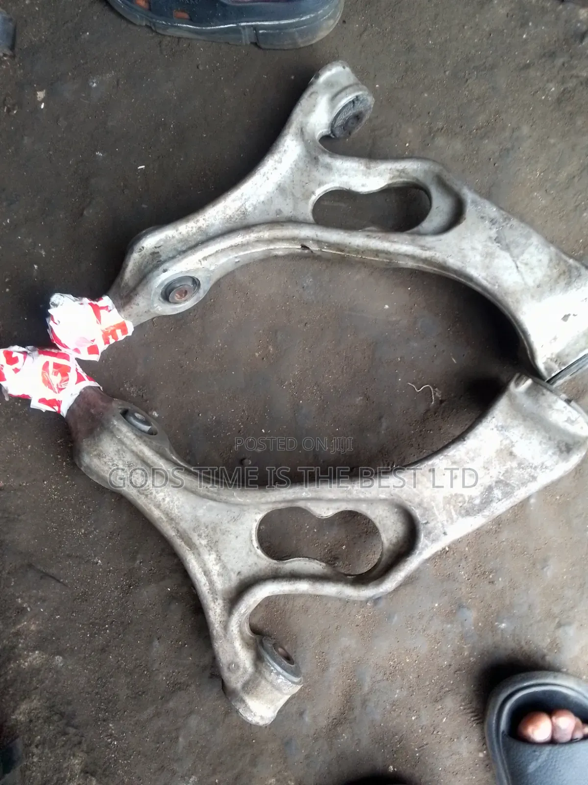 Low Arms for Audi Q7 . Available in Bulk. Original 100%