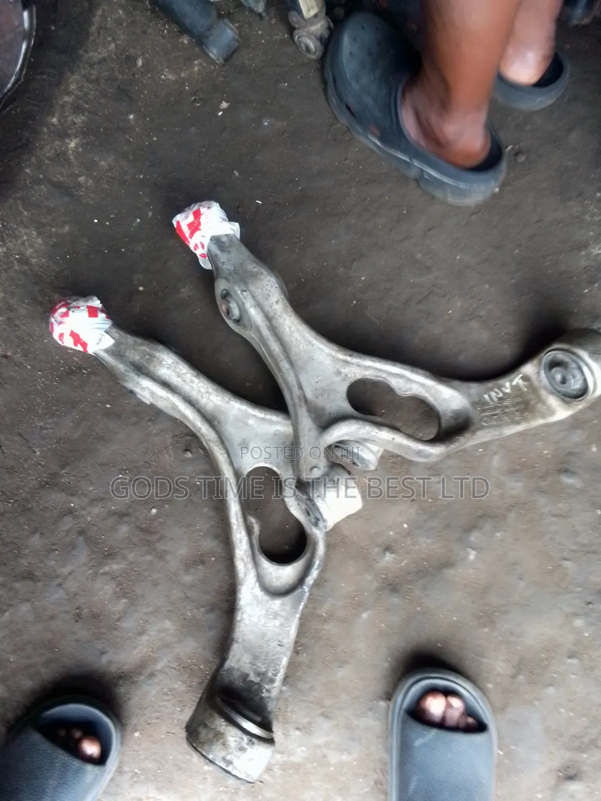 Low Arms for Audi Q7 . Available in Bulk. Original 100%
