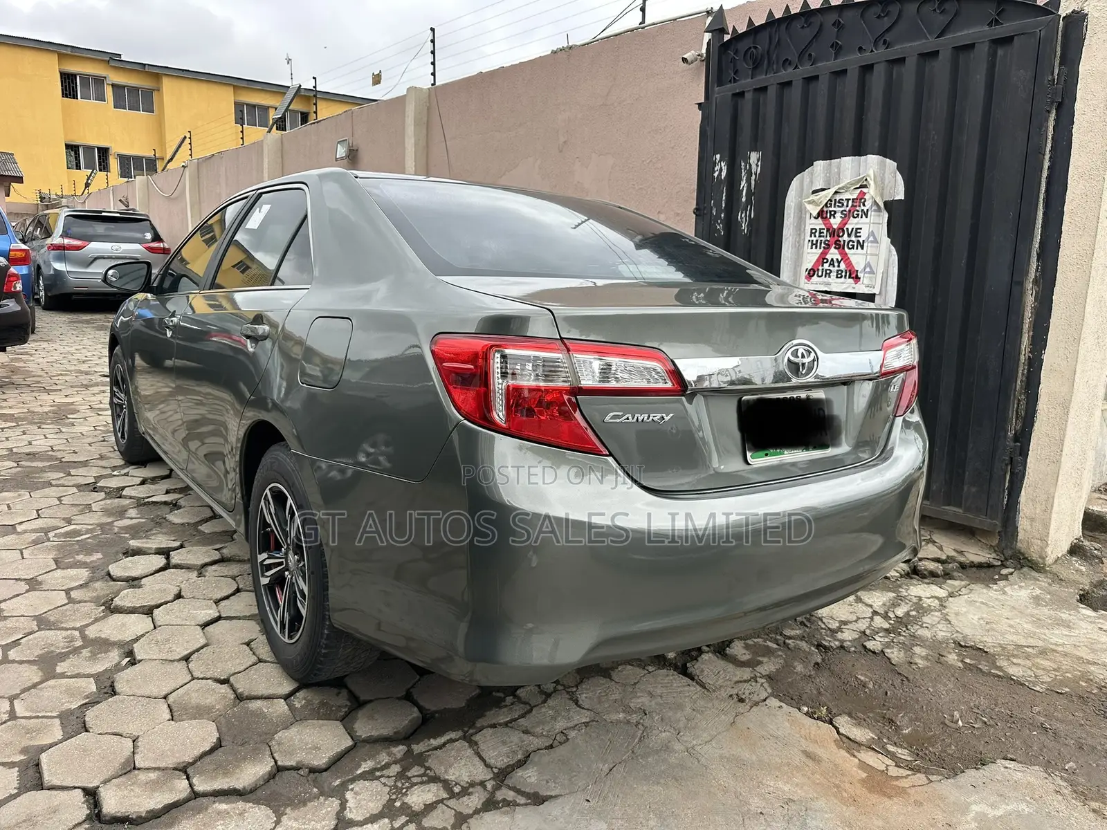 Toyota Camry LE 4dr Sedan w/Prod. End 11/13 (2.5L 4cyl 6A) 2014 Green