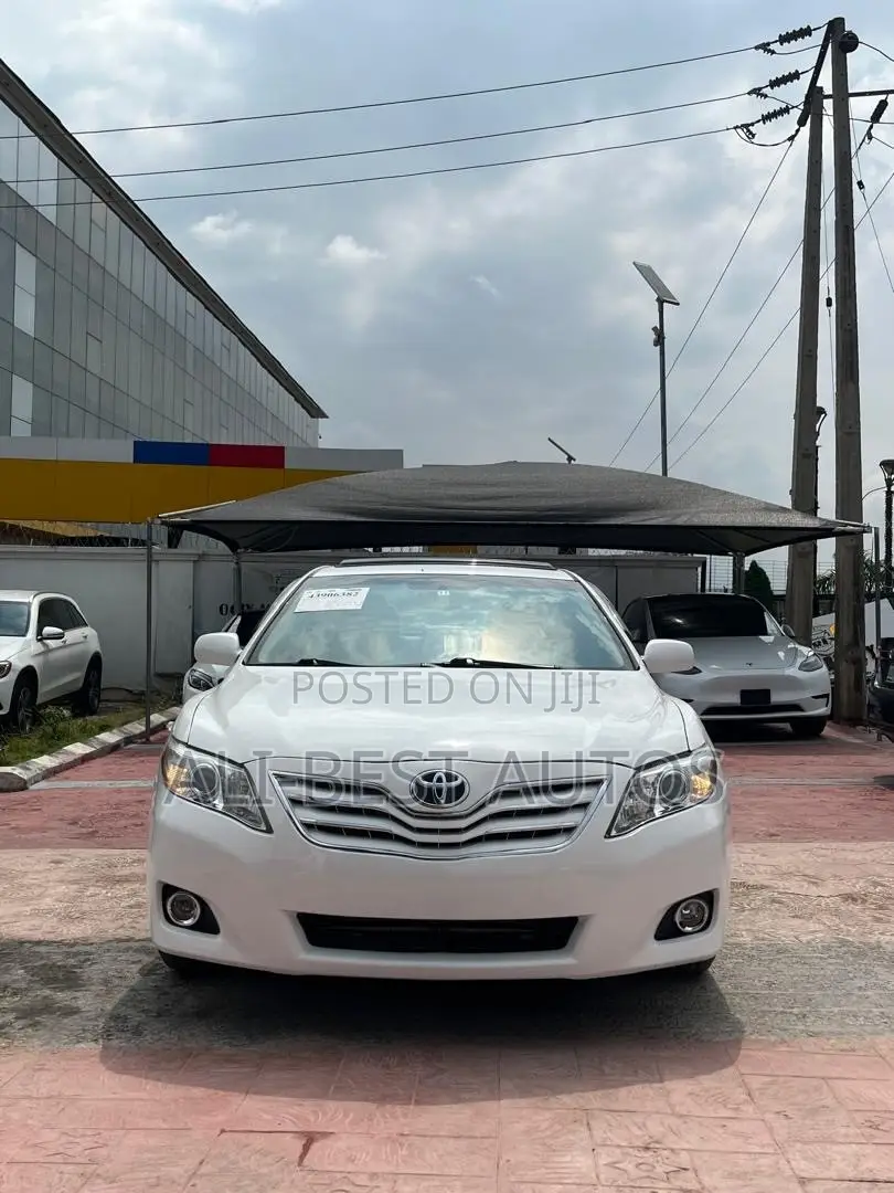 Toyota Camry 2009 White
