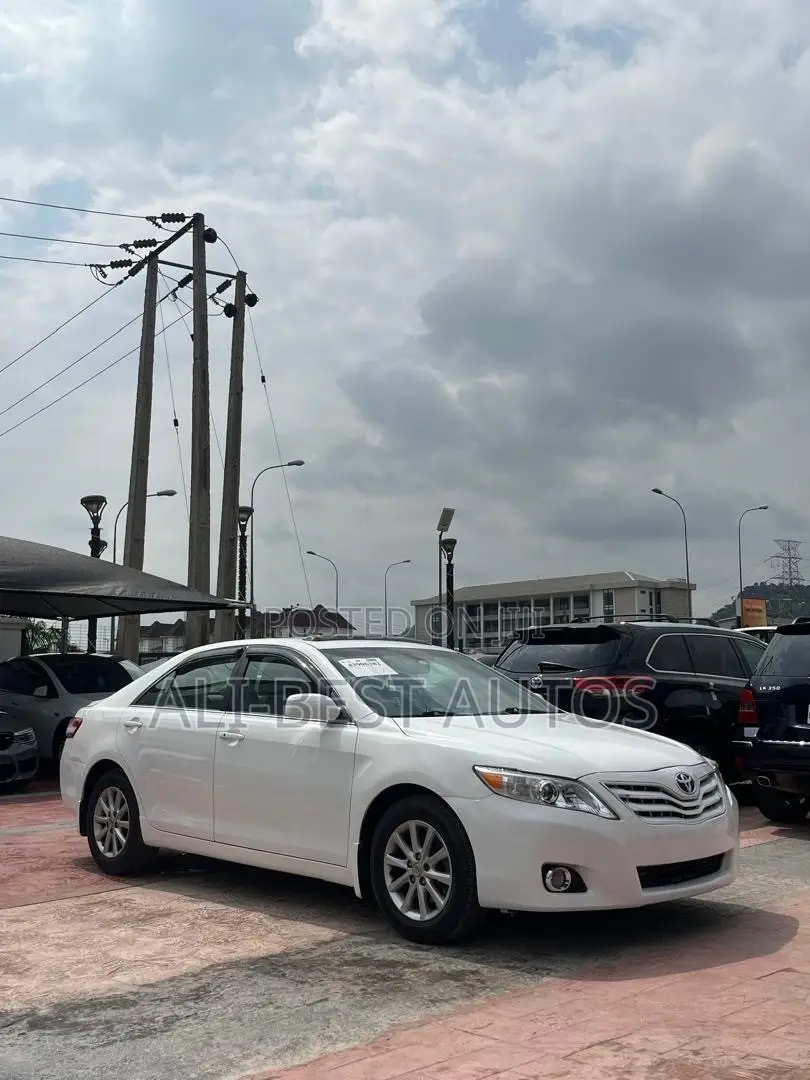 Toyota Camry 2009 White