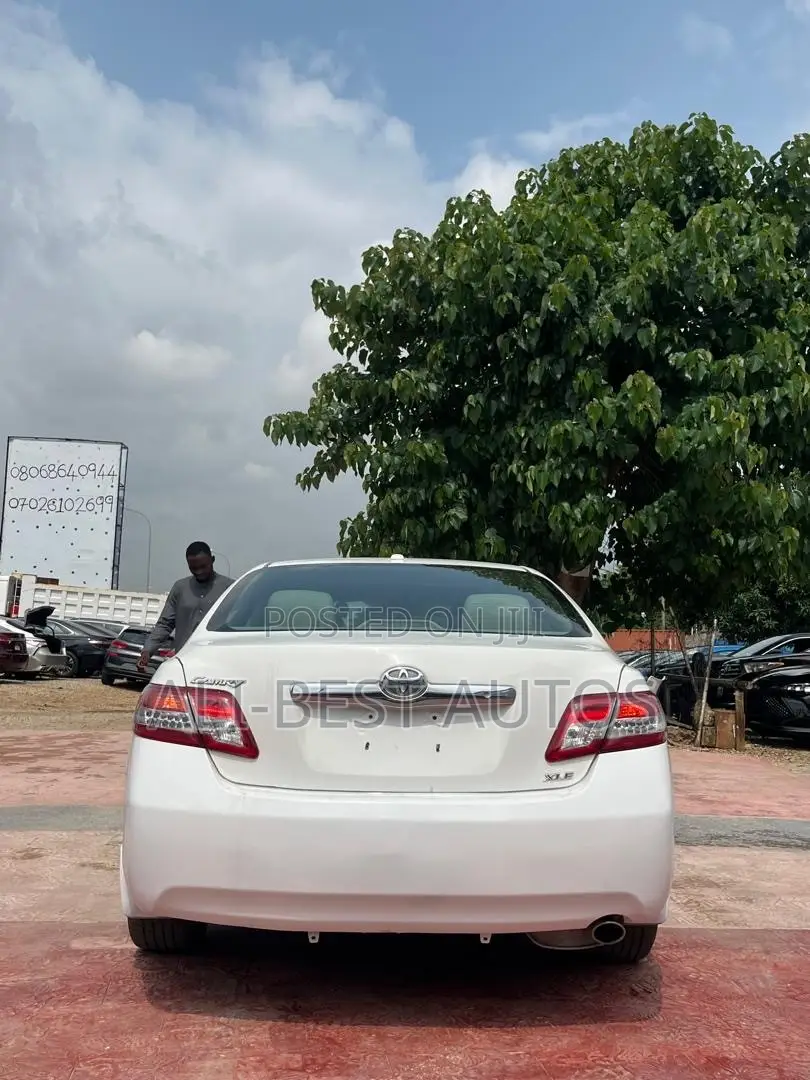 Toyota Camry 2009 White