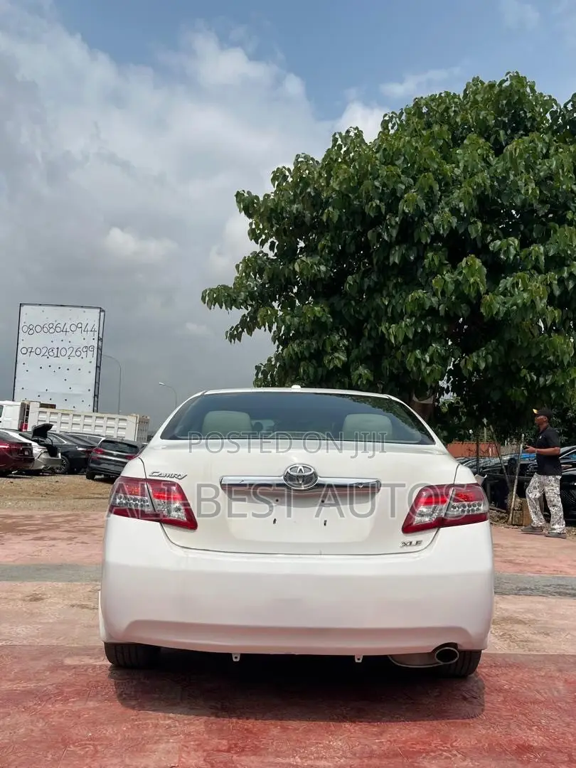 Toyota Camry 2009 White
