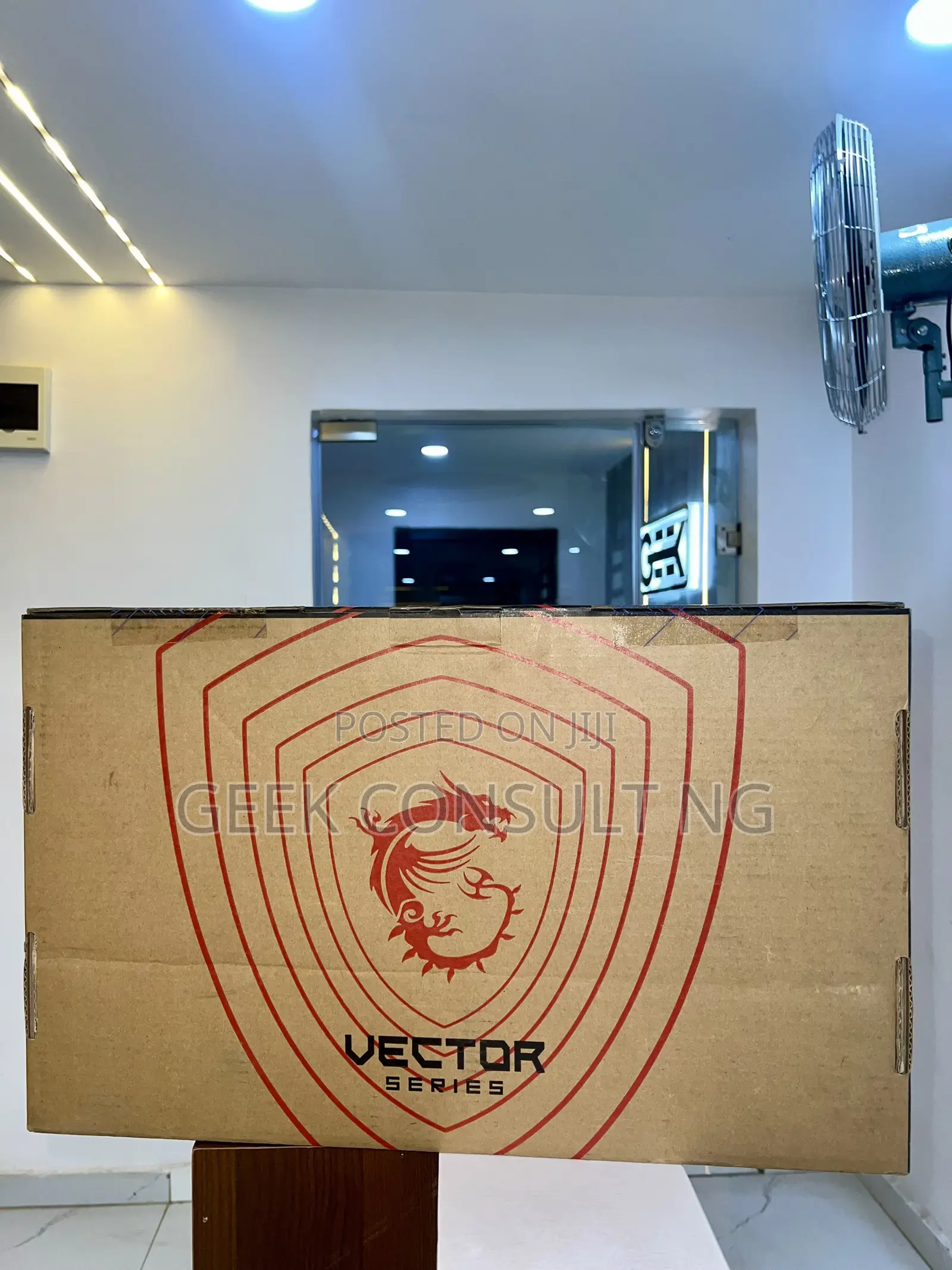 New Laptop MSI Vector 16 HX AI A2XWIG 32GB Intel Core Ultra 9 SSD 2T