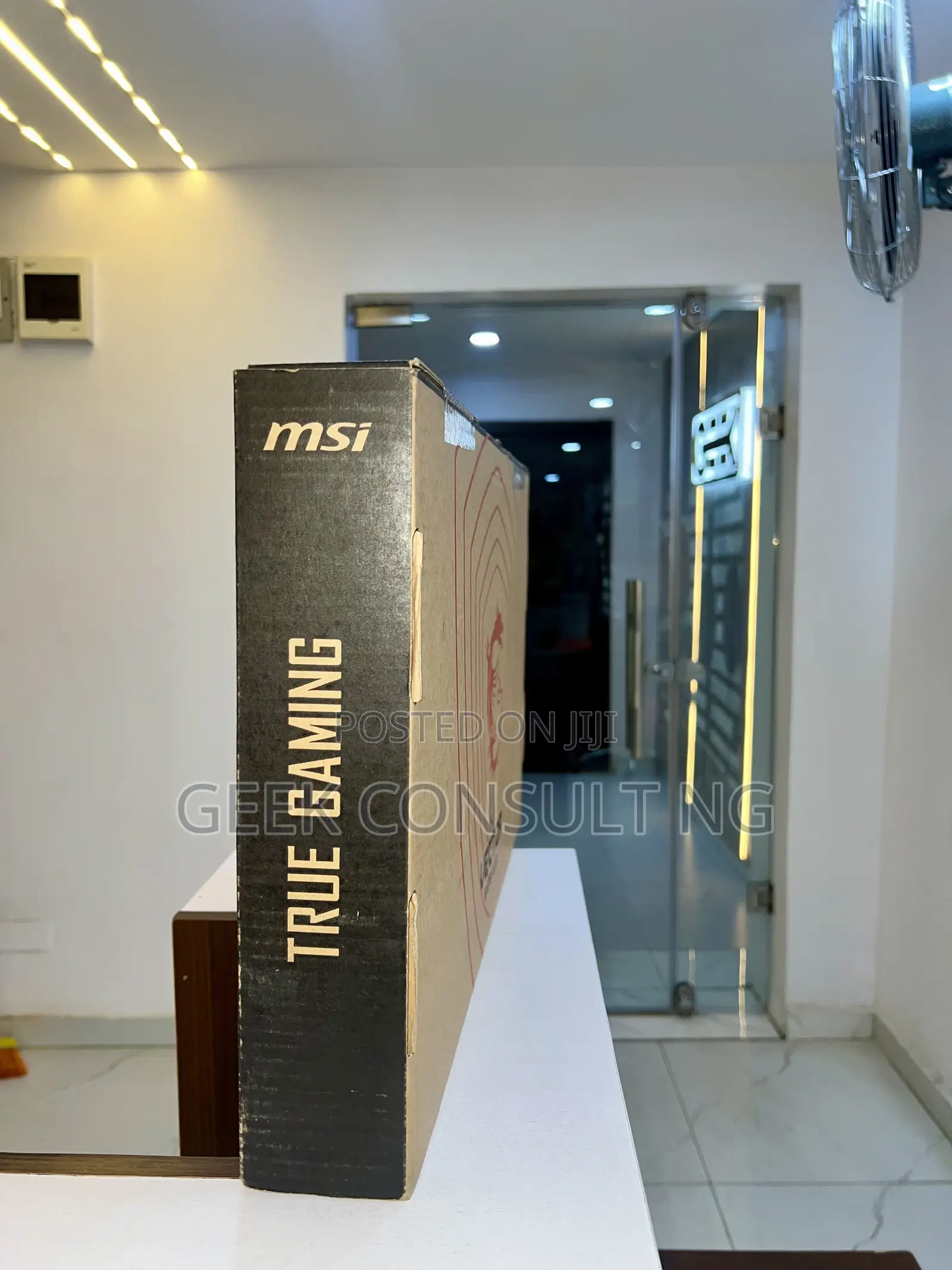 New Laptop MSI Vector 16 HX AI A2XWIG 32GB Intel Core Ultra 9 SSD 2T