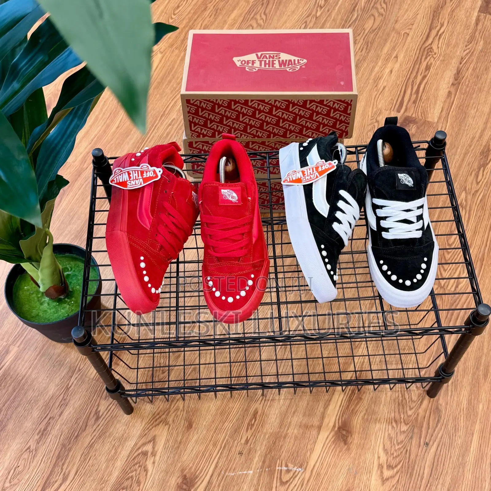 Original Vans Knu Skool Pearls-Black / Red Sneakers